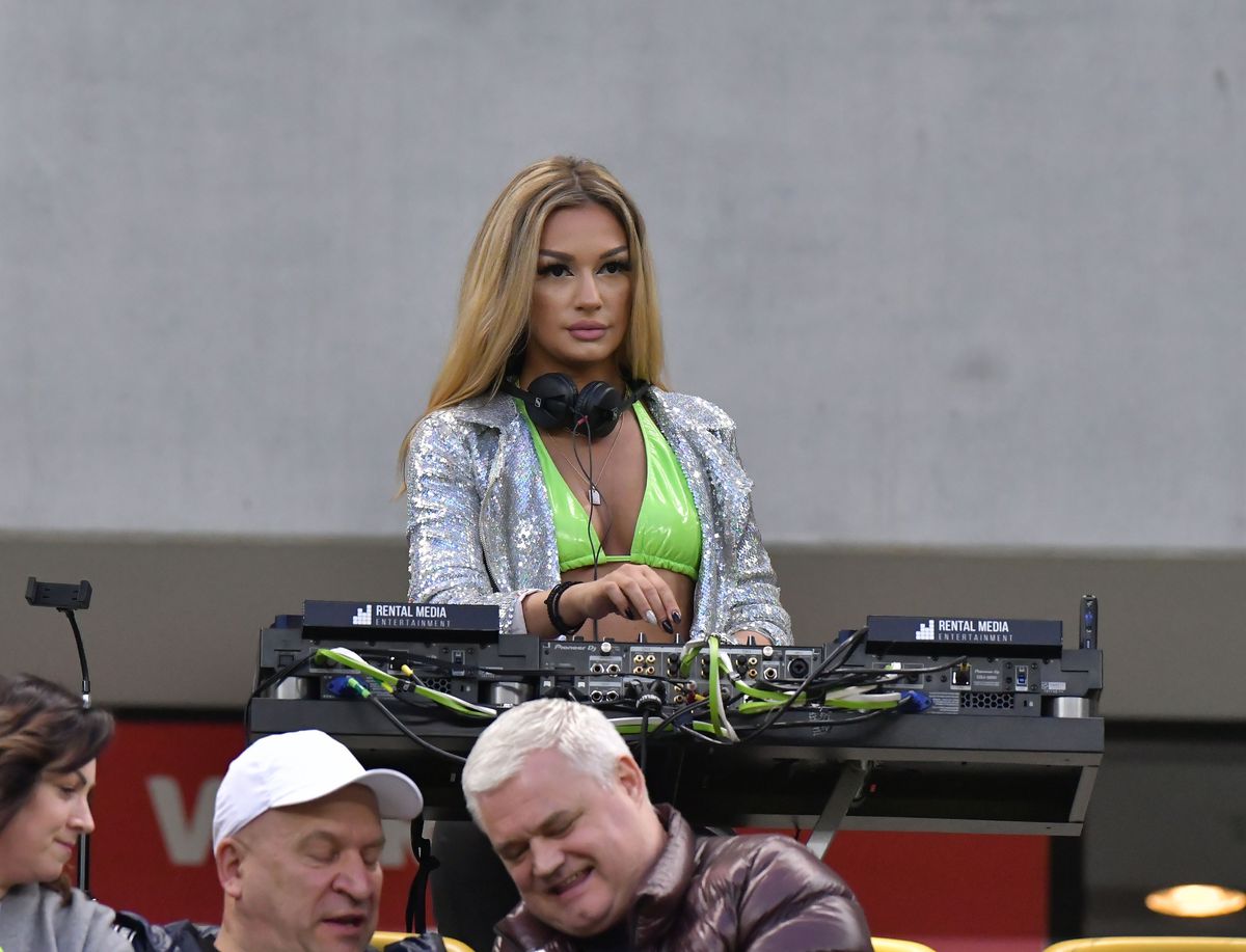 FOTO DJ Edith Morris pe Arena Națională, la Dinamo - CSA Steaua