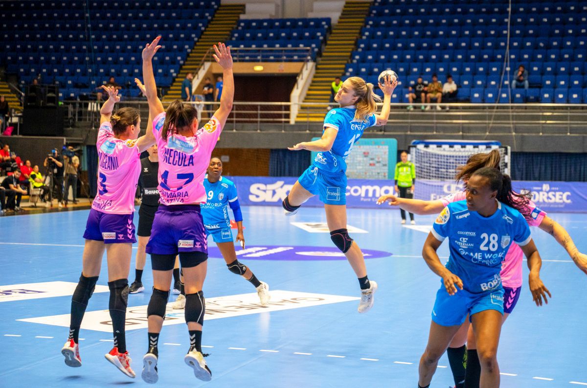 Unde au fost surprinși astăzi Andrei Vlad și iubita lui, Nicole