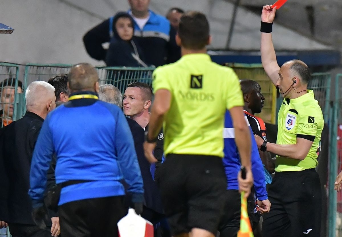 Scandal teribil la Buzău - Oțelul » Dorinel Munteanu și Adrian Mihalcea, aproape de bătaie! Înjurături incredibile: „Nu mi-e teamă”