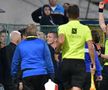 Dorinel Munteanu și Adrian Mihalcea au fost cu greu stăpâniți în timpul meciului Gloria Buzău - Oțelul Galați, scor 1-0, din penultima rundă a play-off-ului ligii secunde.
