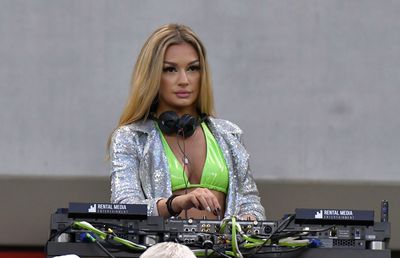 Apariția care a atras toate privirile la VIP, pe Arena Națională: DJ Edith Morris a mixat la Dinamo - CSA Steaua