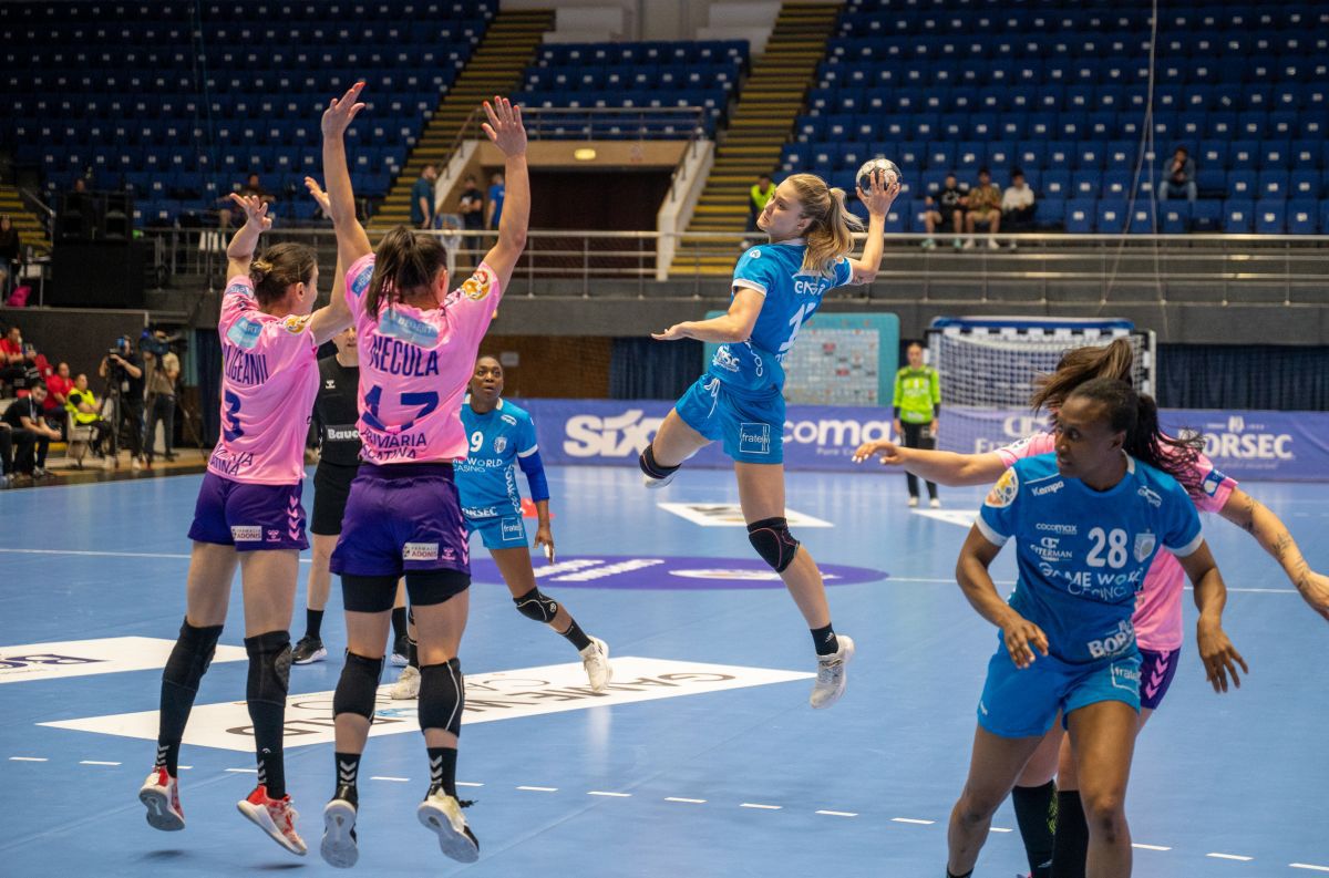 CSM București - CSM Slatina, sărbătoarea de titlu a „tigroaicelor”