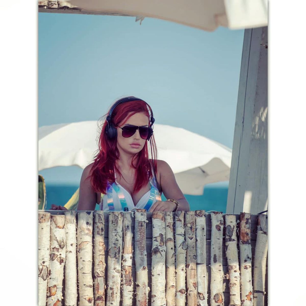 Apariția care a atras toate privirile la VIP, pe Arena Națională: DJ Edith Morris a mixat la Dinamo - CSA Steaua