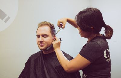 Cum să obții un păr cu mai mult volum? 5 trucuri