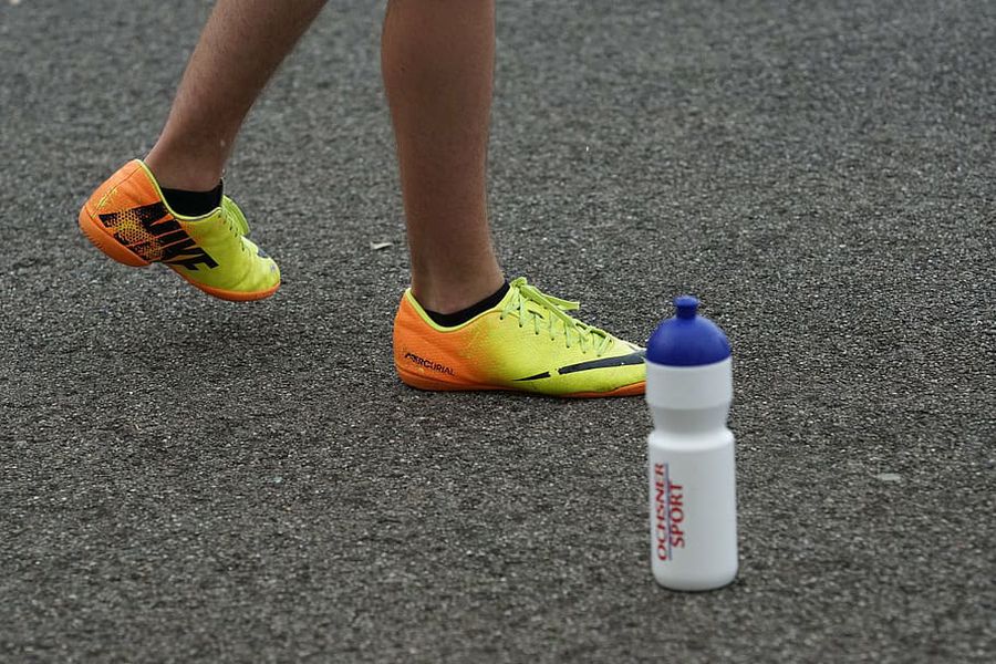 De ce sportivii de performanță trebuie să bea doar apă îmbuteliată?