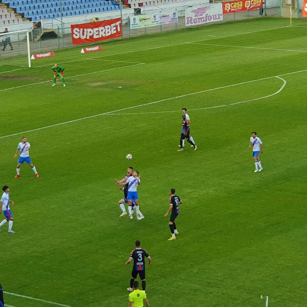 Amenințări în stil mafiot în lupta pentru promovare: „Băi, papagal moțat, vrei să-ți arăt că nu mai intri în oraș? V-am prins cu arbitrii la masă!”