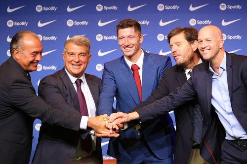 Jordi Cruyff, primul din dreapta, a plecat și el de la Barcelona