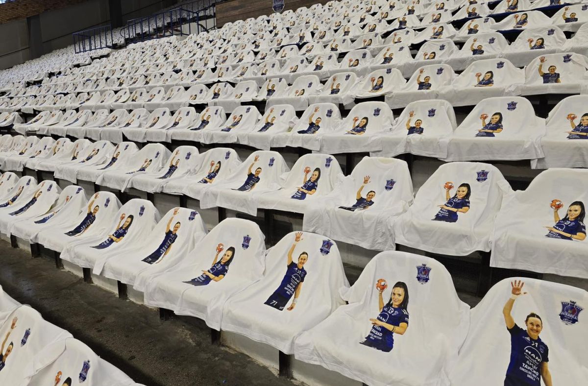 Scenografie nemaivăzută în handbalul românesc » Au avut parte de o surpriză superbă la ultimul meci jucat în fața propriilor suporteri