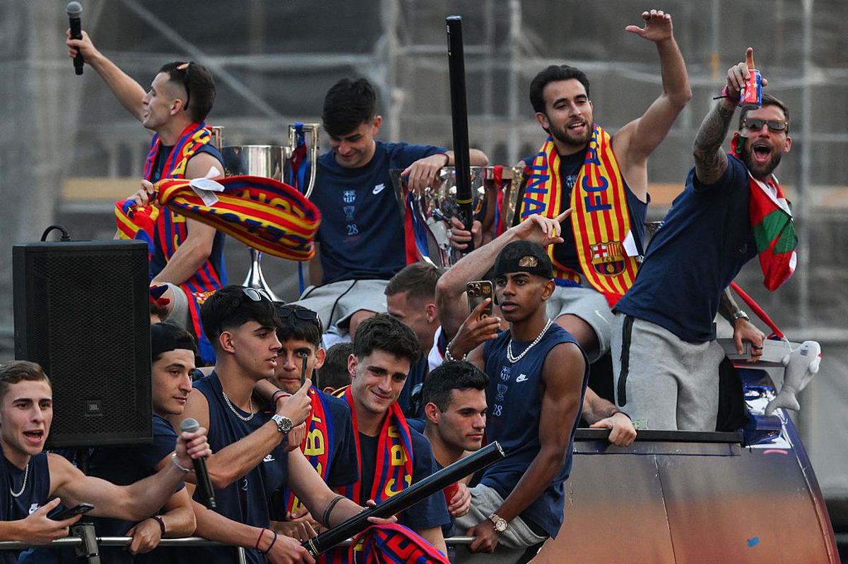 Imagini de la petrecerea de titlu a celor de la FC Barcelona
