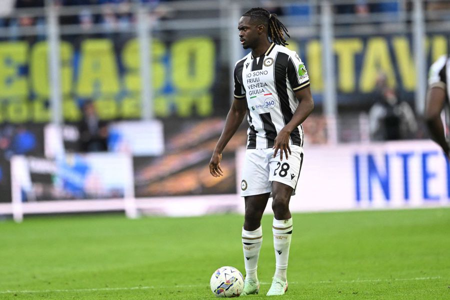 Omar Soulet a stat aproape patru luni șomer după despărțirea de RB Leipzig în toamna trecută. Francezul are un gol și un assist în 17 meciuri la Udinese Un coechipier al lui Răzvan Sava, acuzat de o tânără pentru viol: „Eram beată, dar i-am spus răspicat NU!”