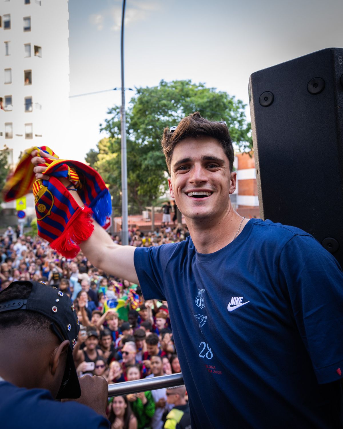 Barcelona a sărbătorit în stil mare titlul din LaLiga » 700.000 de oameni pe străzi, Lamine Yamal show și în autocar