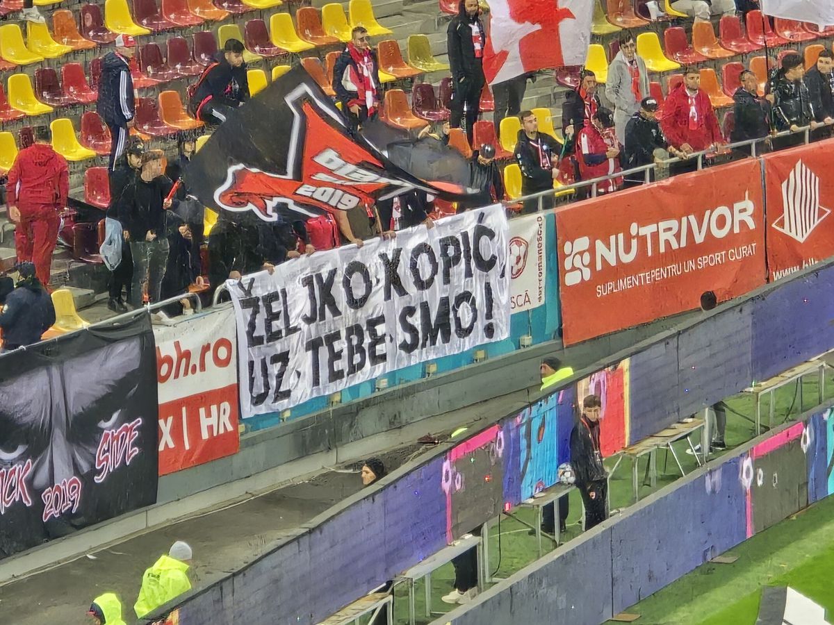 Suporterii lui Dinamo cu U Cluj