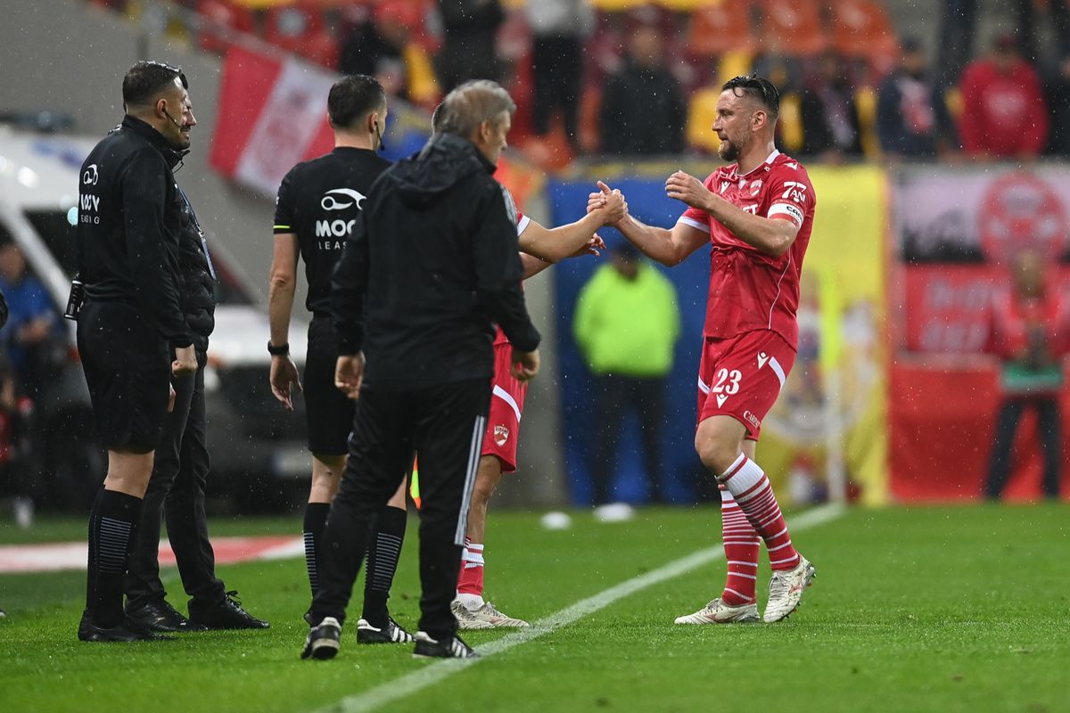 Dinamo intră la negocieri pentru 3 jucători din Superliga! Transferurile dorite de Kopic: unul este și în vederile lui Mircea Lucescu