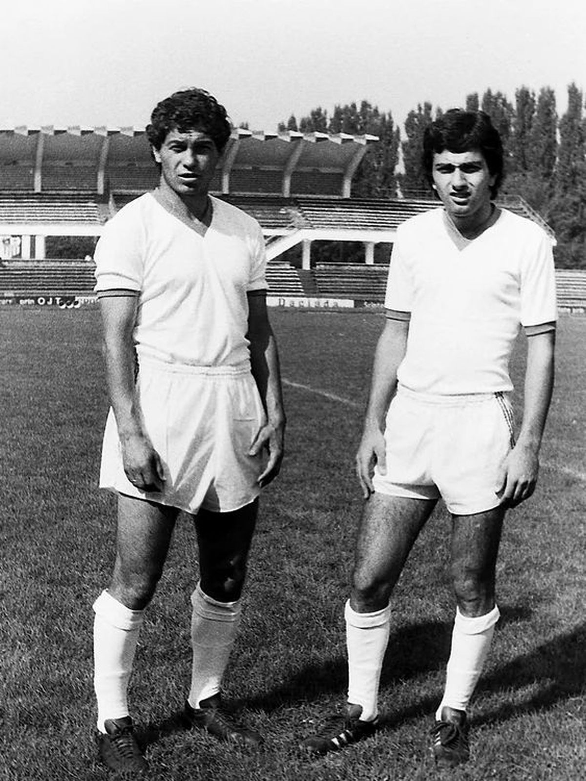 A fost un jucător excepțional, cu 135 de goluri în Liga 1, dar în umbra lui Balaci! Interviu rar, după 40 de ani: „Ne-au dus cu pușca și ne-a salvat Lucescu: «Bă, cum i-ați lăsat să vă tundă?!»”