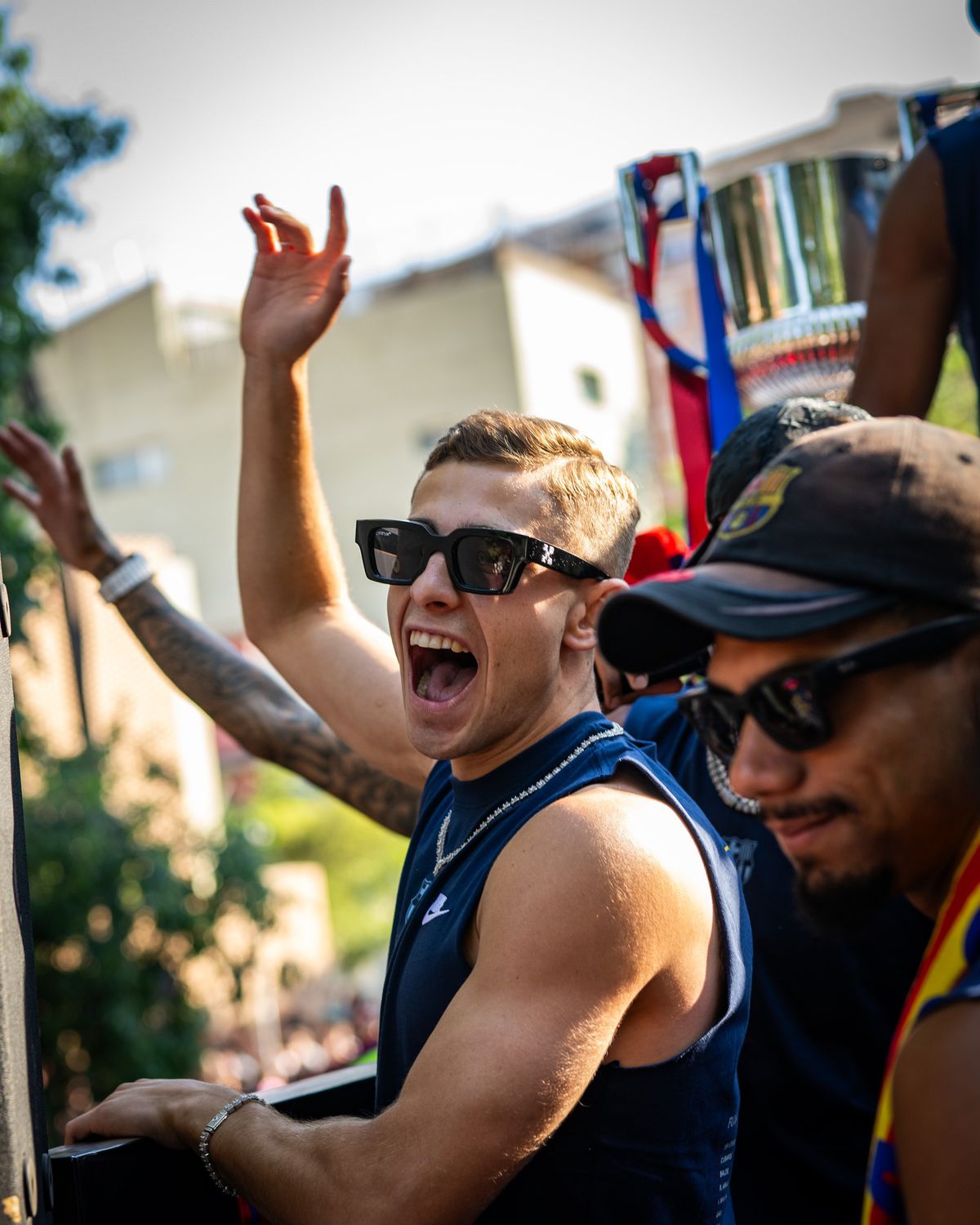 Imagini de la petrecerea de titlu a celor de la FC Barcelona