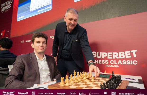 Două victorii spectaculoase în runda a opta, înaintea marii finale Superbet Chess Classic România 2025