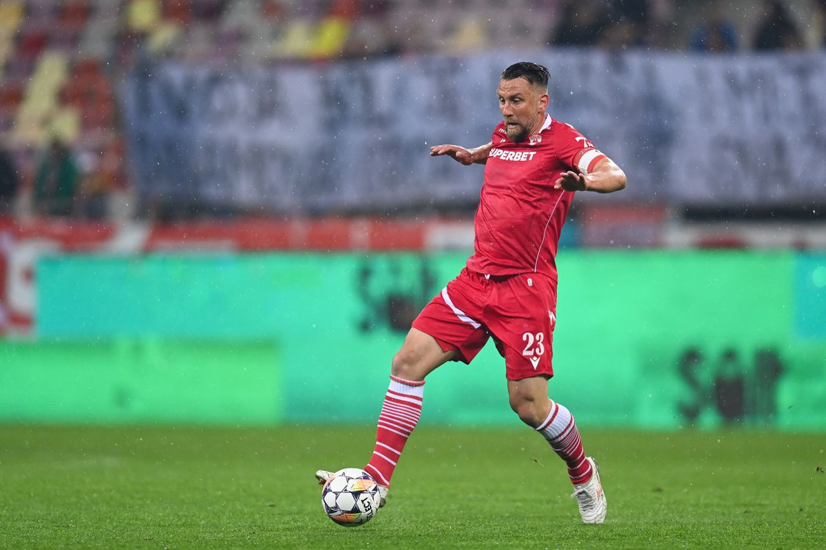 Dinamo intră la negocieri pentru 3 jucători din Superliga! Transferurile dorite de Kopic: unul este și în vederile lui Mircea Lucescu