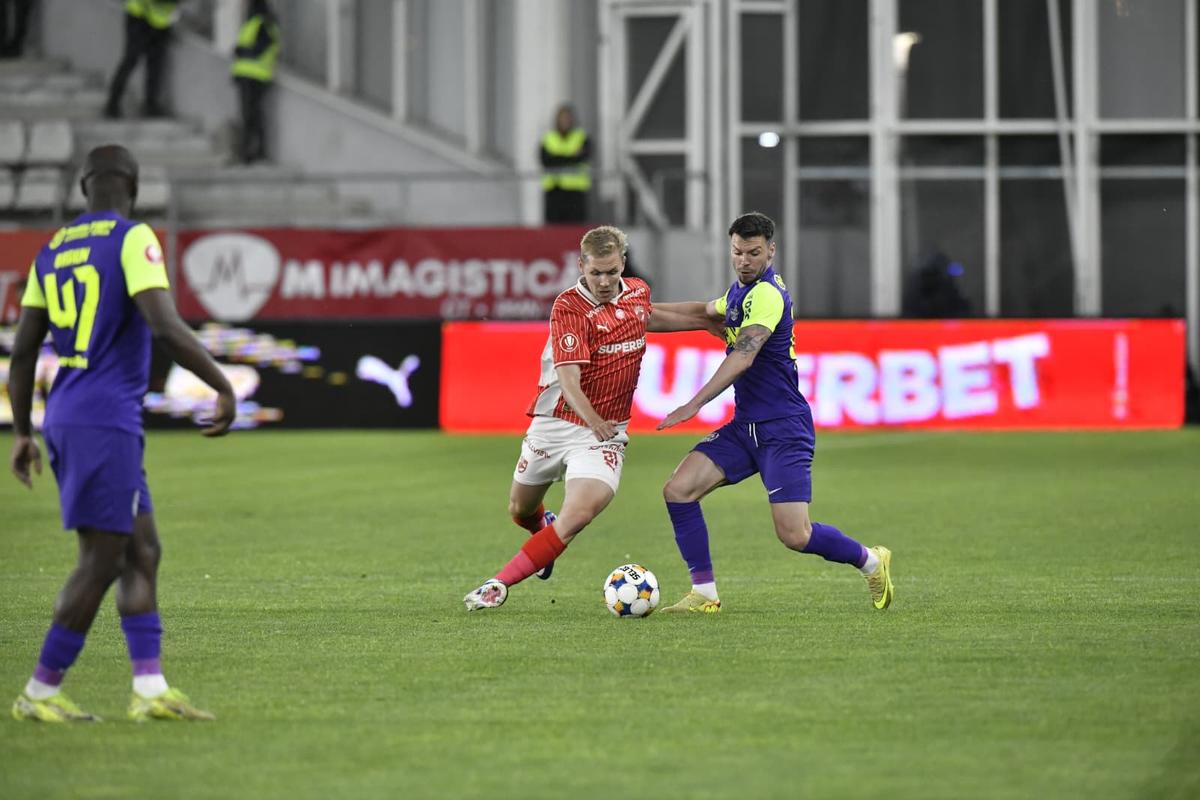 Ce s-a întâmplat imediat după Dinamo - CFR » Inamicul fanilor dinamoviști + Scandări rasiste la adresa lui Pancu