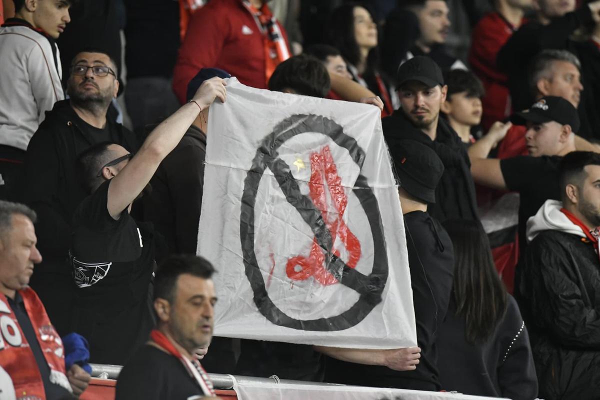Ce s-a întâmplat imediat după Dinamo - CFR » Inamicul fanilor dinamoviști + Scandări rasiste la adresa lui Pancu