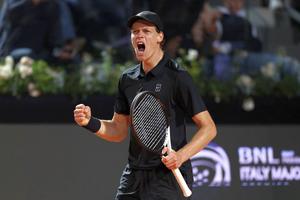 Jannik Sinner, din nou în finală la Roma după două zile de luptă cu Medvedev! Adversarul tremură: 5-0 la „directe”