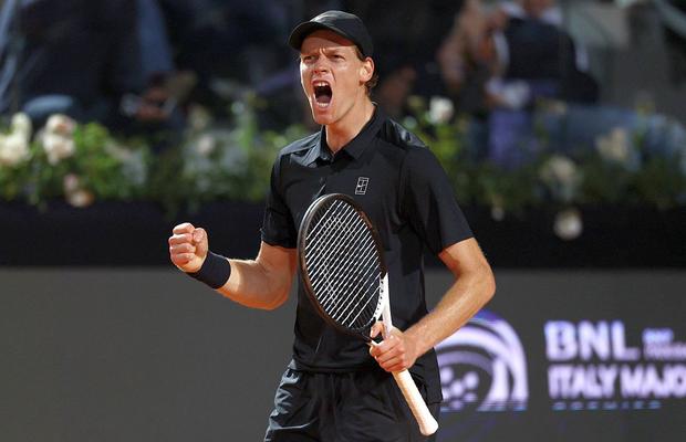 Jannik Sinner, din nou în finală la Roma după două zile de luptă cu Medvedev! Adversarul tremură: 5-0 la „directe”