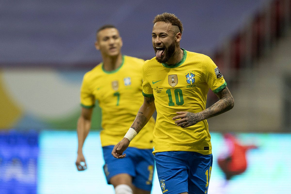 Neymar, tot mai aproape să doboare recordul legendarului Pele! Câte goluri îi mai trebuie starului brazilian