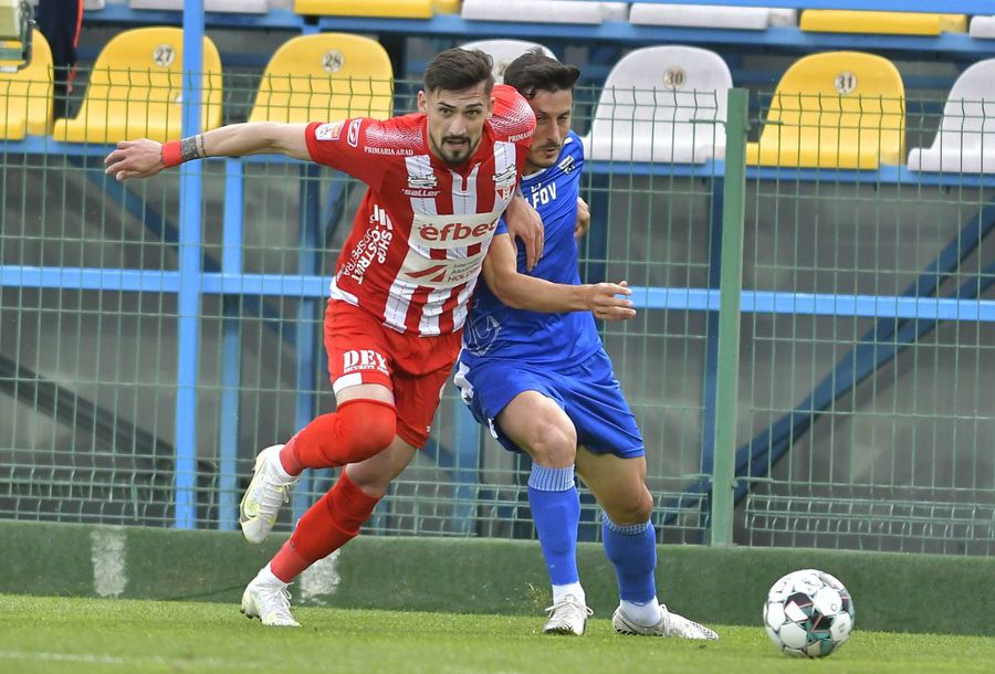 Rapid deschide transferurile cu două mutări importante: fotbalistul convocat de Rădoi și fost jucător la FCSB!