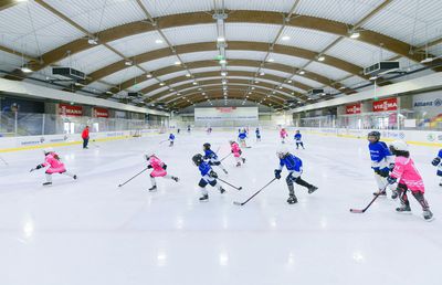 Prima competiție internațională de hochei pentru juniori din România se desfășoară la Patinoarul Allianz-Țiriac Arena