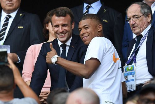 Emmanuel Macron și Kylian Mbappe/ foto: Imago Images