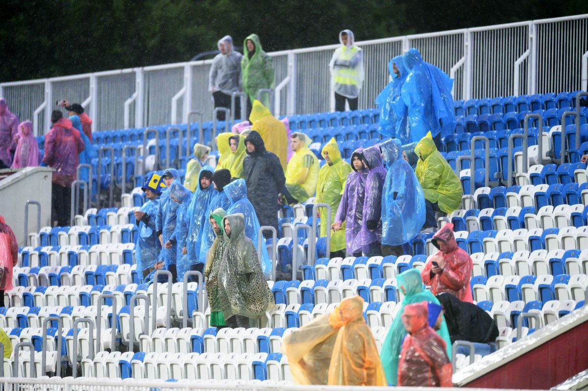 Primire ostilă pentru naționala României: kosovarii ne-au fluierat imnul! Ce a remarcat jurnalistul GSP aflat la masa presei