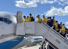 „Băi, ești un papagal moțat!” » FRF l-a urcat în avionul de Kosovo și pe scandalagiu!