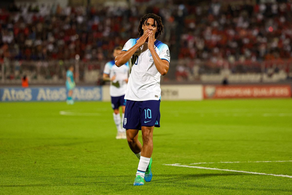 Cine a ajuns să poarte tricoul numărul 10 la naționala Angliei » Prestație de senzație: pasă genială dată la primul gol + reușită de superbă de la 25 de metri