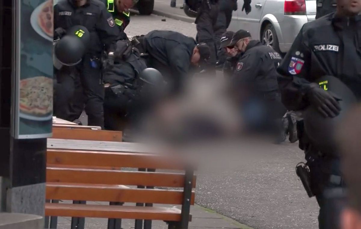 Incident major la Hamburg! A încercat să atace fanii cu un topor și a fost împușcat de Poliție, înainte de Polonia - Olanda