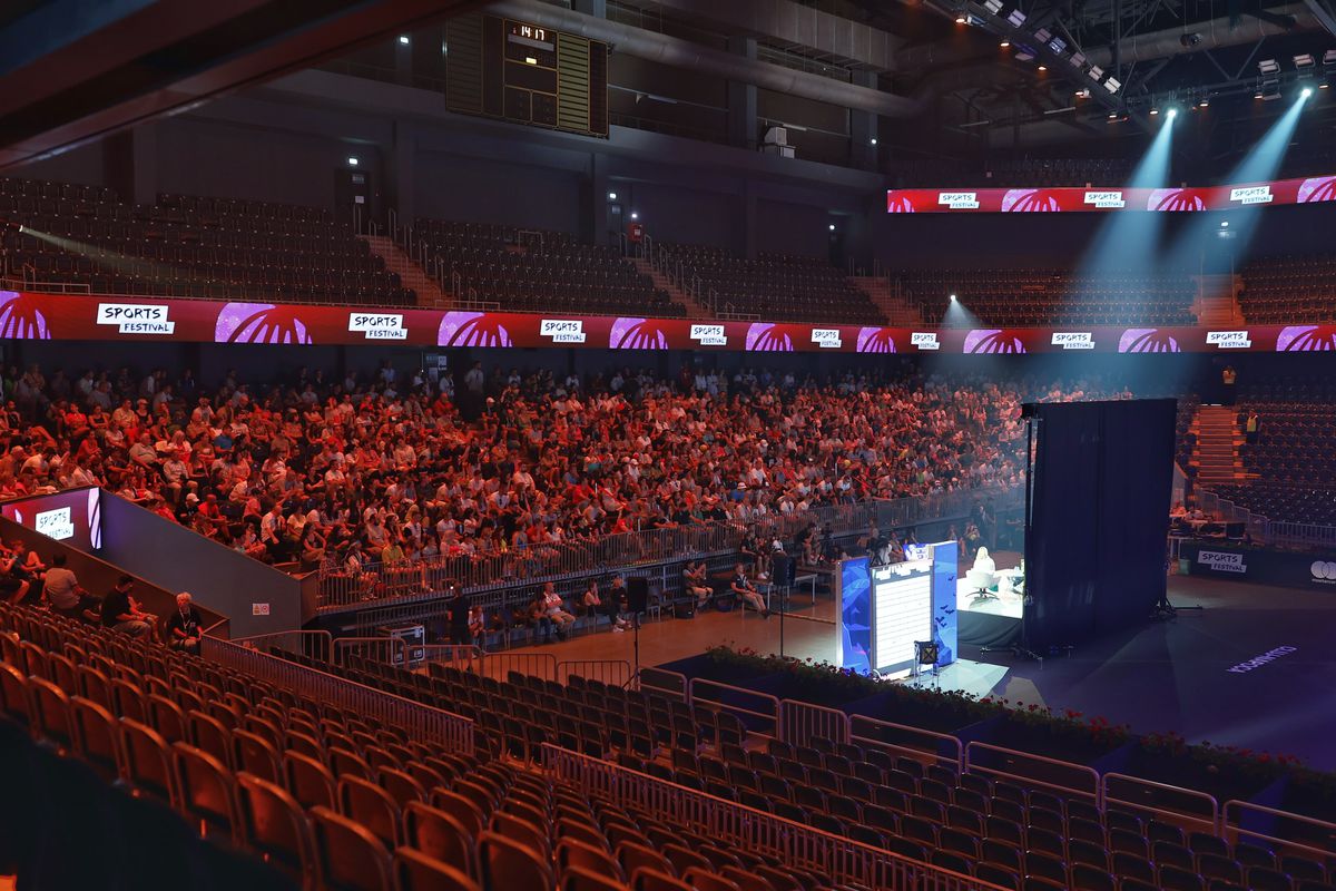 Îndemnul emoționant al lui Andre Agassi pentru părinți pe scena Sports Festival din Cluj + Cum a început povestea de dragoste cu Steffi Graf: „De la insistența mea”