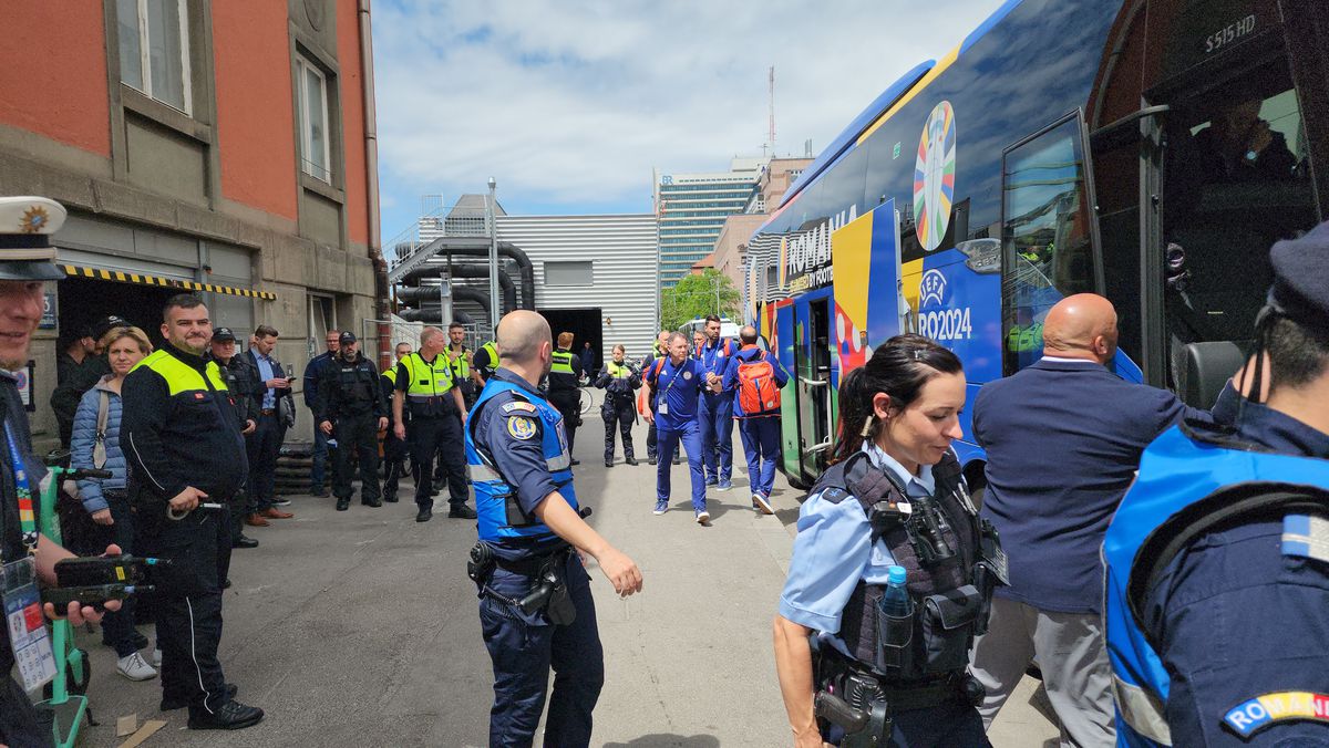 „Tricolorii” au descins în Munchen! Întâmpinați de zeci de români cu urale și cântece + Imagini elocvente cu Edi Iordănescu: apăsat și de ziua lui