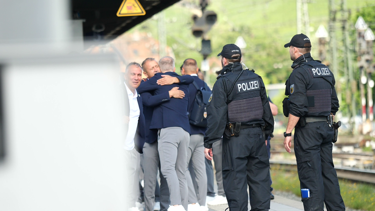 Cu trenul alături de națională, până la Munchen » Niciun minut de întârziere și condiții de top! Cine i-a driblat pe polițiști