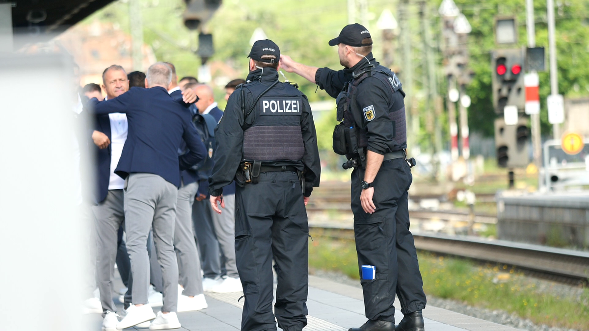 Cu trenul alături de națională, până la Munchen » Niciun minut de întârziere și condiții de top! Cine i-a driblat pe polițiști