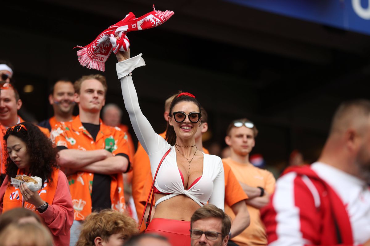 S-a ținut de cuvânt » Ce s-a întâmplat când senzația din Polonia a ajuns în mijlocul olandezilor la EURO 2024