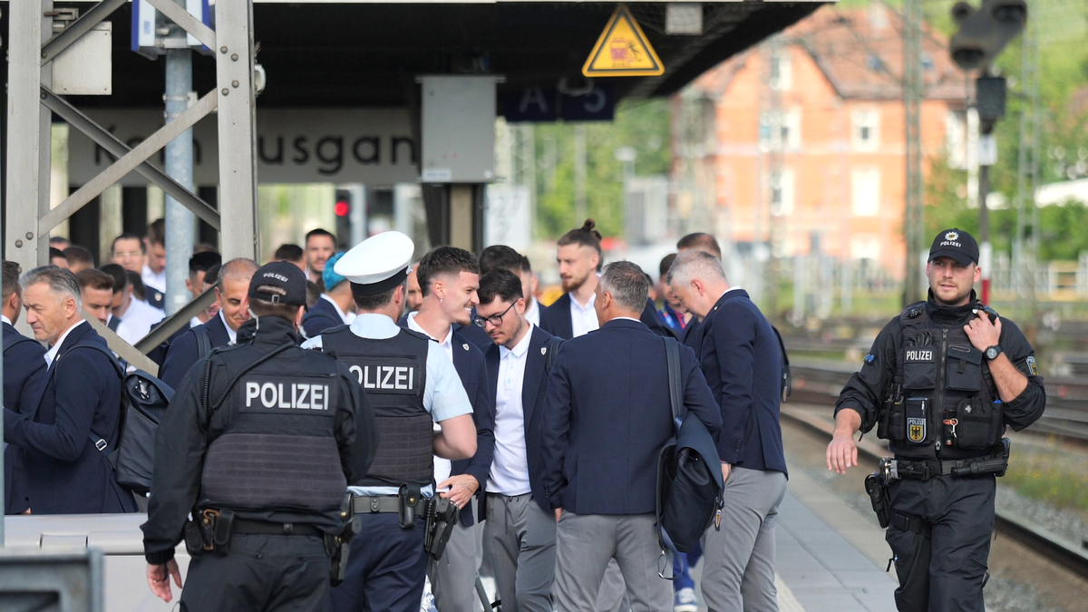 Cu trenul alături de națională, până la Munchen » Niciun minut de întârziere și condiții de top! Cine i-a driblat pe polițiști