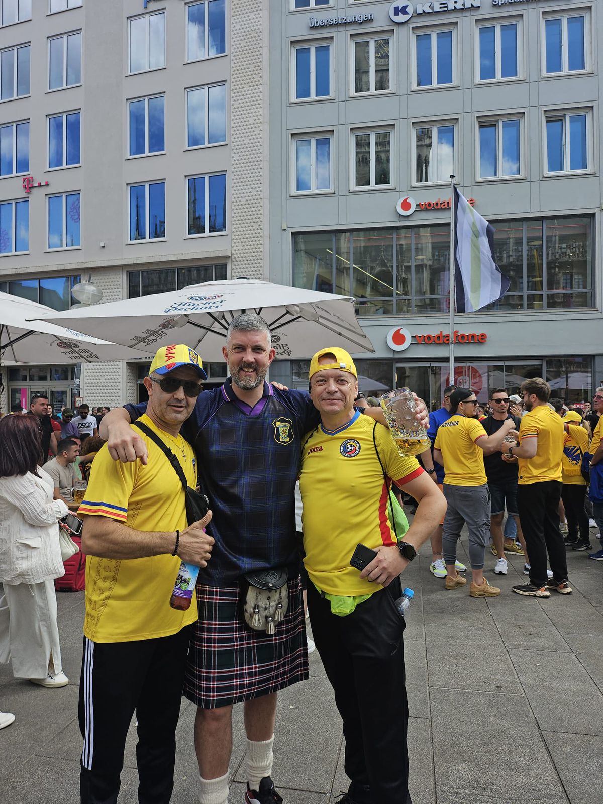 Fanii României au început petrecerea în Marienplatz din week-end, în așteptarea meciului cu Ucraina