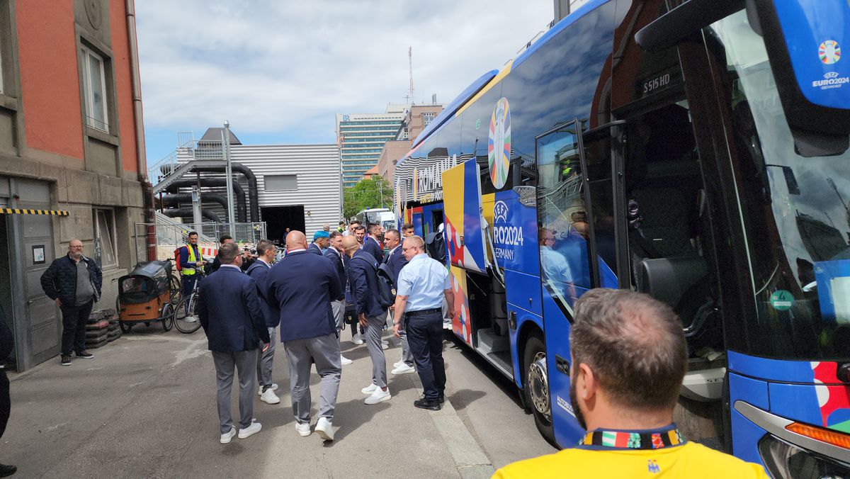 „Tricolorii” au descins în Munchen! Întâmpinați de zeci de români cu urale și cântece + Imagini elocvente cu Edi Iordănescu: apăsat și de ziua lui