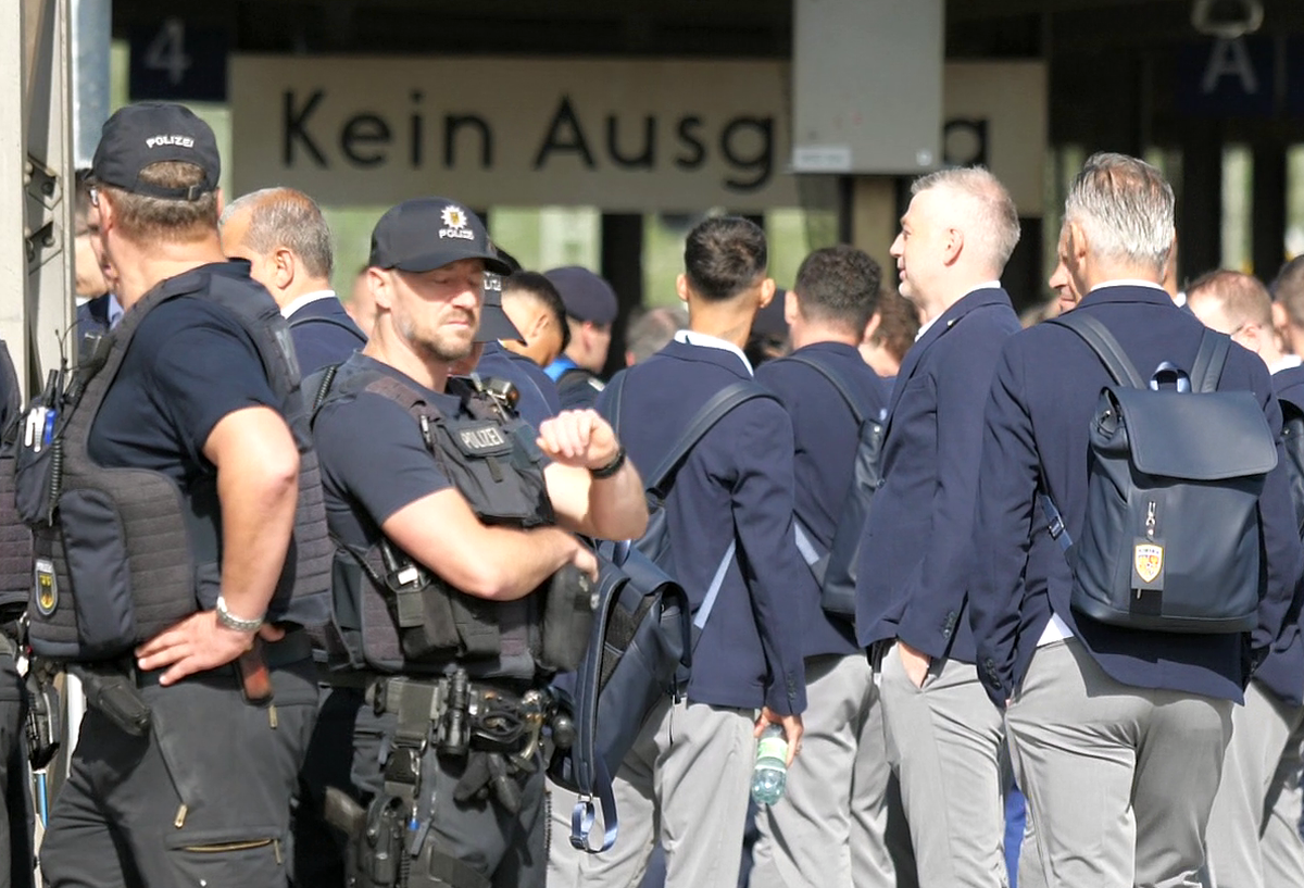 Cu trenul alături de națională, până la Munchen » Niciun minut de întârziere și condiții de top! Cine i-a driblat pe polițiști