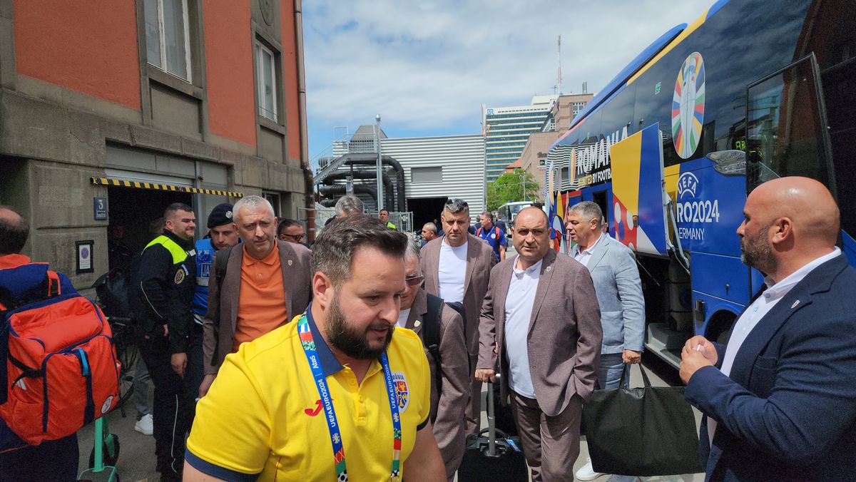 „Tricolorii” au descins în Munchen! Întâmpinați de zeci de români cu urale și cântece + Imagini elocvente cu Edi Iordănescu: apăsat și de ziua lui