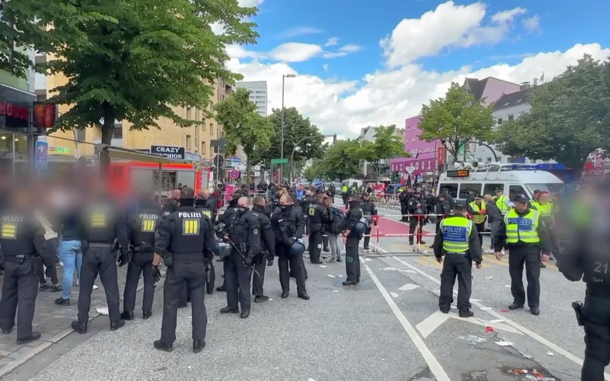 Incident major la Hamburg! A încercat să atace fanii cu un topor și a fost împușcat de Poliție, înainte de Polonia - Olanda