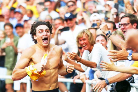 Armand Duplantis a bătut recordul mondial pentru a 12-a oară în carieră/Foto: Getty Images