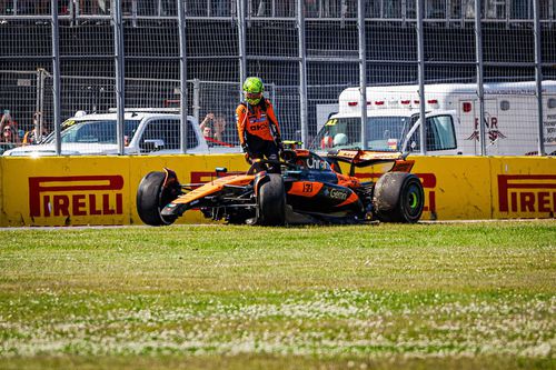 Lando Norris a abandonat după accidentul cu Oscar Piastri // foto: Imago Images