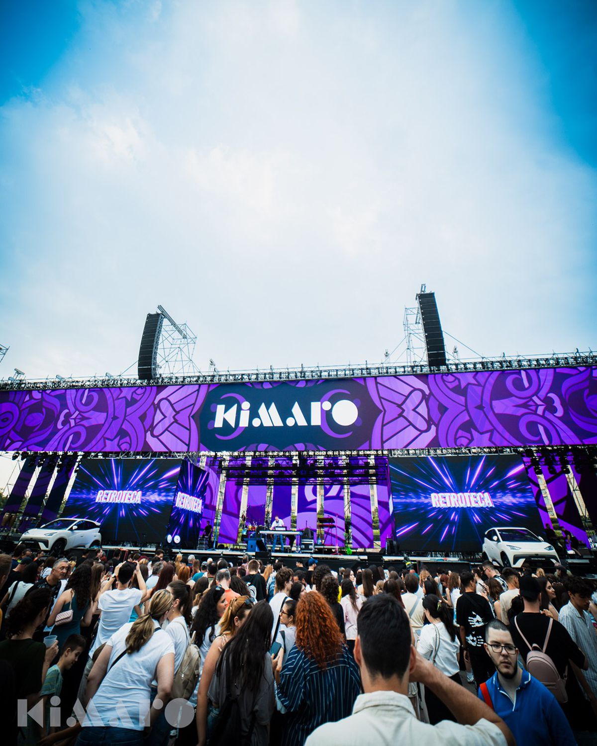 Cu 750 mp de ecrane, pe o scena de 60 metri, Festivalul KIMARO a început pe 13 iunie în Piața Constituției București!