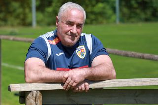 Domnul Puiu! Omul nevăzut din spatele echipei naționale: halterofilul din sala cu „elefanți”, care e ca un tată pentru Louis sau Tavi