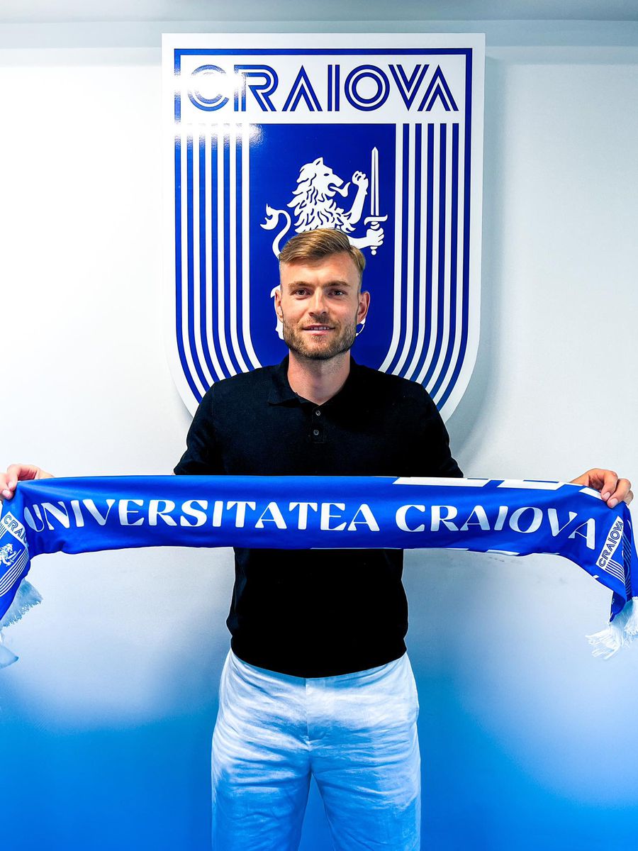 Alexandru Crețu, prezentat la Universitatea Craiova. FOTO: Facebook @Universitatea Craiova Două mutări dintr-un foc la Craiova! Au retrogradat și Rotaru i-a convins să semneze