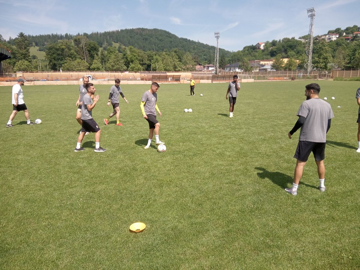 Mișcări de trupe la clubul din Liga 2: doi titulari au semnat prelungirea contractului